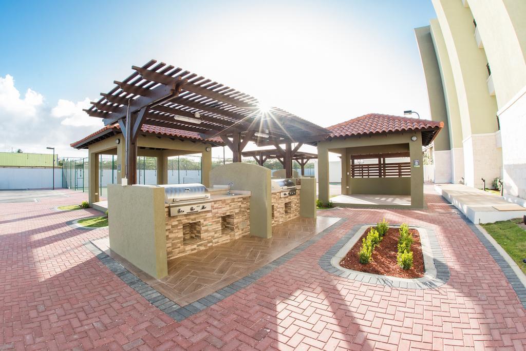 Palmaruba Condos Palm Beach Екстер'єр фото